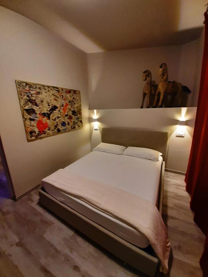 Hotel & Ristorante L'Angoletto In Selci Selci  Exteriör bild